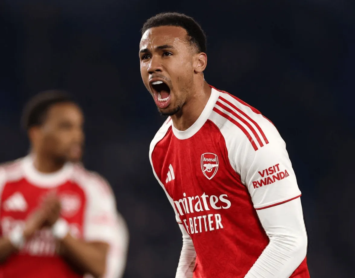 开云体育入口-加布里埃尔本场对抗8胜7，14次解围并完成1次门线救险